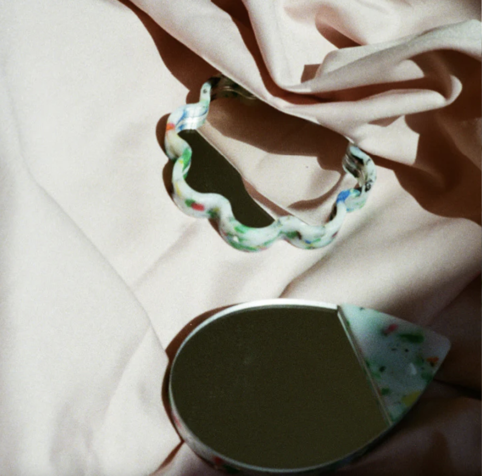 COSTUM MIRRORS BY THE MINIMONO PROJECT - BRAND FOR ECO FRIENDLY - PLAYFUL - MULTI FUNCTIONAL - SUSTAINABLE - HIGH QUALITY - DESIGN FURNITURE FROM RECYCLED PLASTIC FOR BOTH ADULT AND CHILDREN MADE IN BERLIN GERMANY