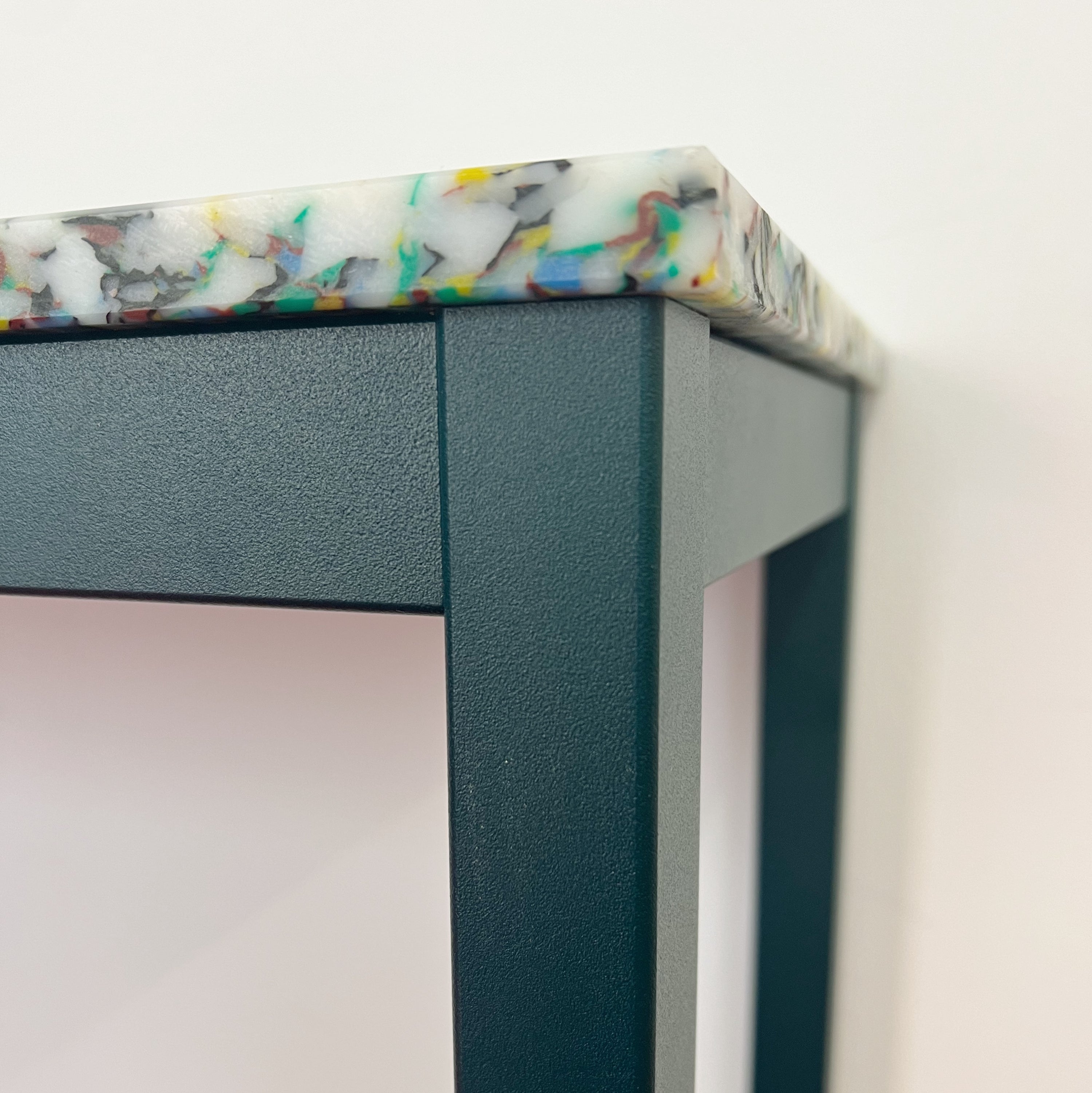 MiNiMONO + MODULOR - HIGH SQUARE TABLES