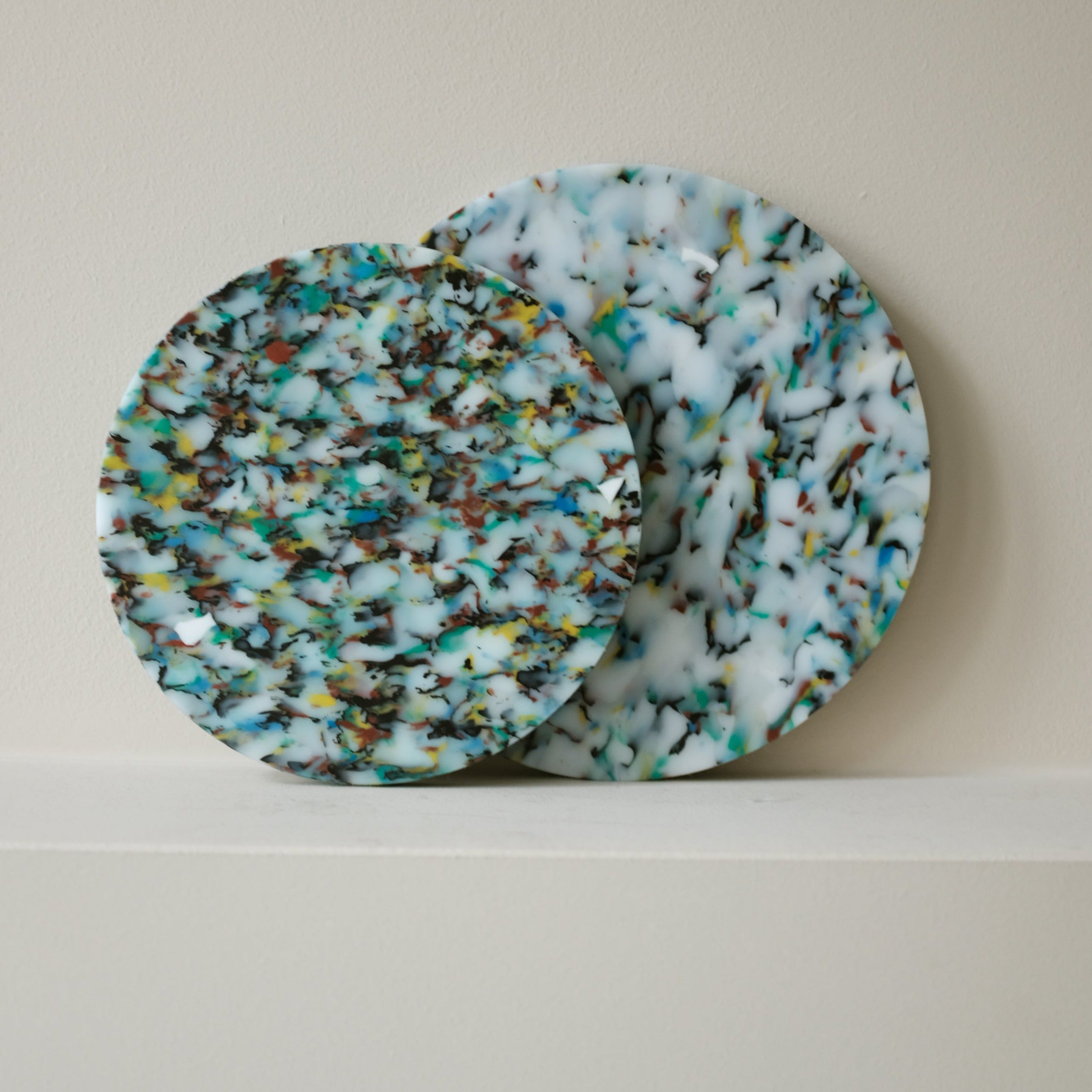 SMALL AND MEDIUM CIRCLE CHARCUTERIE CUTTING BOARD BY THE MINIMONO PROJECT - BRAND FOR ECO FRIENDLY - PLAYFUL - MULTI FUNCTIONAL - SUSTAINABLE - HIGH QUALITY - DESIGN FURNITURE FROM RECYCLED PLASTIC FOR BOTH ADULT AND CHILDREN MADE IN BERLIN GERMANY