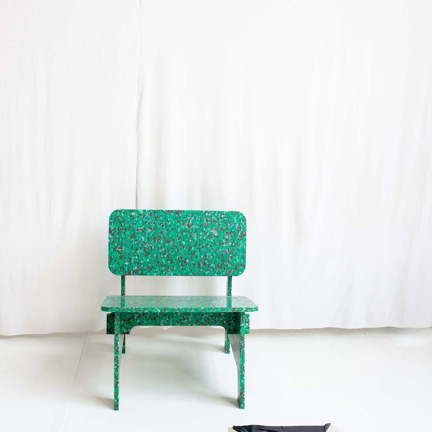 GREEN CHAIR BY THE MINIMONO PROJECT - BRAND FOR ECO FRIENDLY - PLAYFUL - MULTI FUNCTIONAL - SUSTAINABLE - HIGH QUALITY - DESIGN FURNITURE FROM RECYCLED PLASTIC FOR BOTH ADULT AND CHILDREN MADE IN BERLIN GERMANY