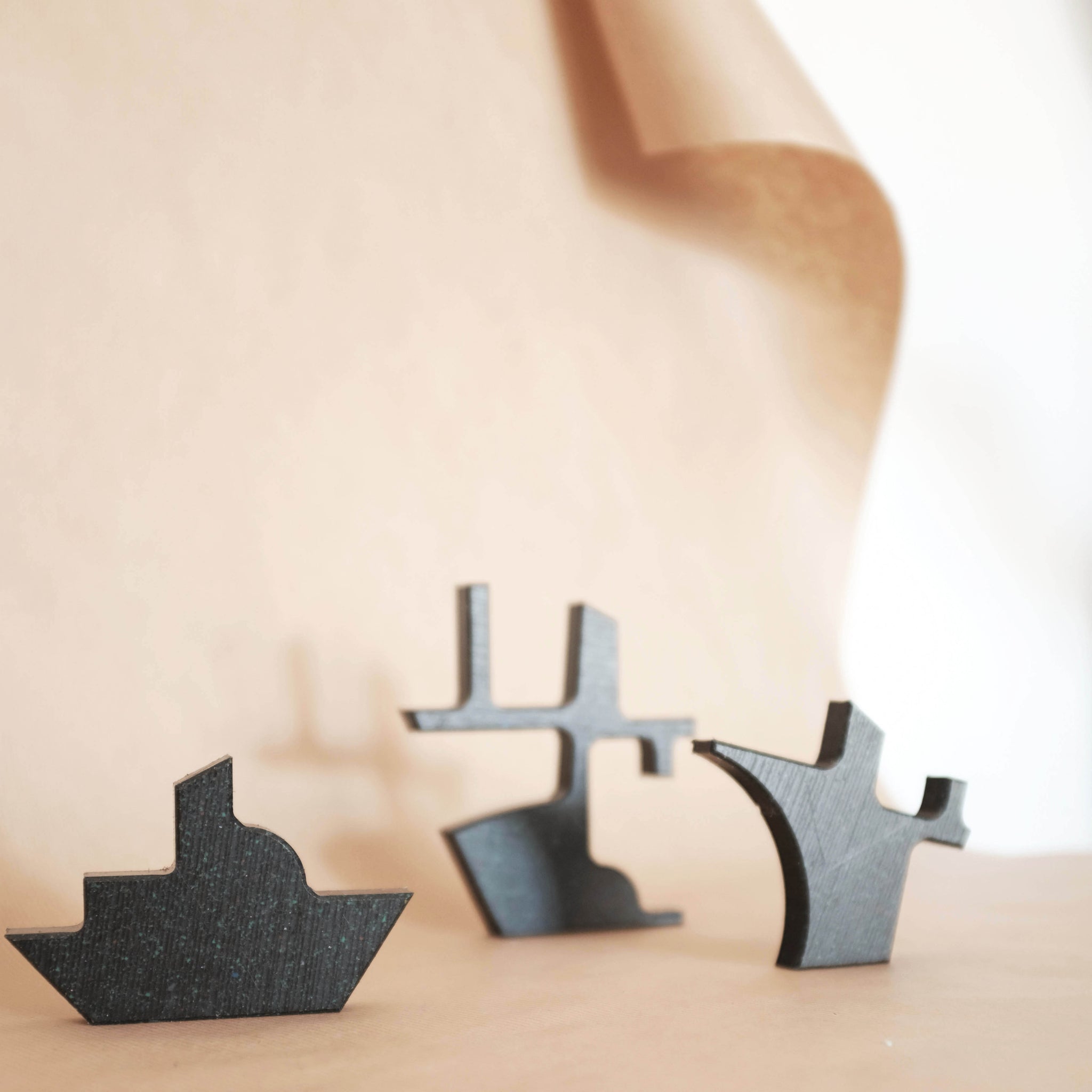 WALL HOOKS FROM RANDOM PRODUCTION CUT OFFS BY THE MINIMONO PROJECT - BRAND FOR ECO FRIENDLY - PLAYFUL - MULTI FUNCTIONAL - SUSTAINABLE - HIGH QUALITY - DESIGN FURNITURE FROM RECYCLED PLASTIC FOR BOTH ADULT AND CHILDREN MADE IN BERLIN GERMANY